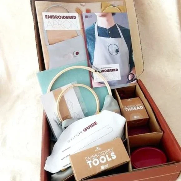 NIB KiwiCo Maker Crate Box Embroidered Apron - Picture 6 of 6